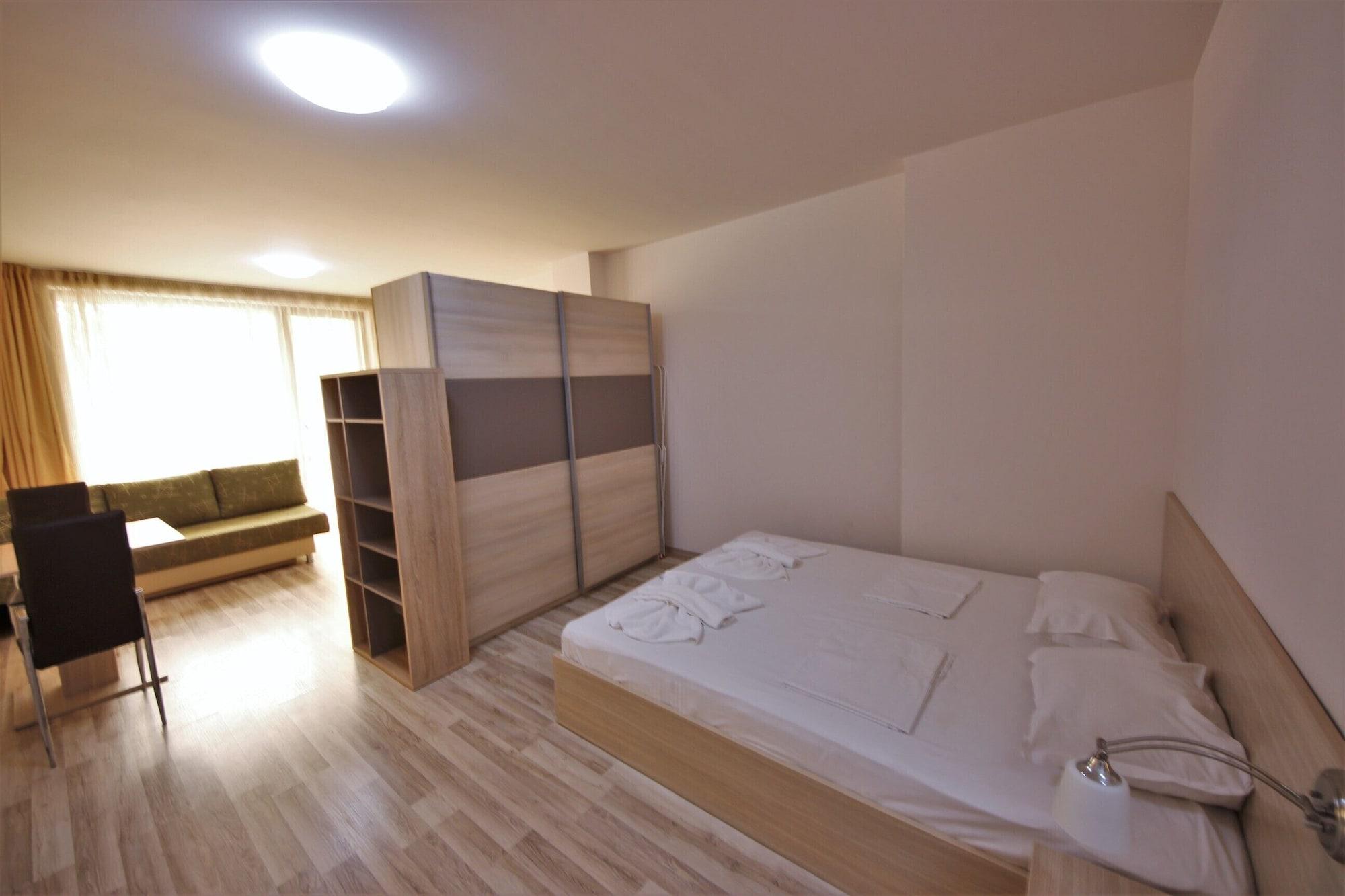 Menada Tarsis Apartments Sunny Beach Exterior photo