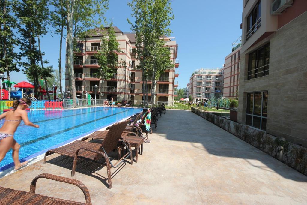 Menada Tarsis Apartments Sunny Beach Exterior photo