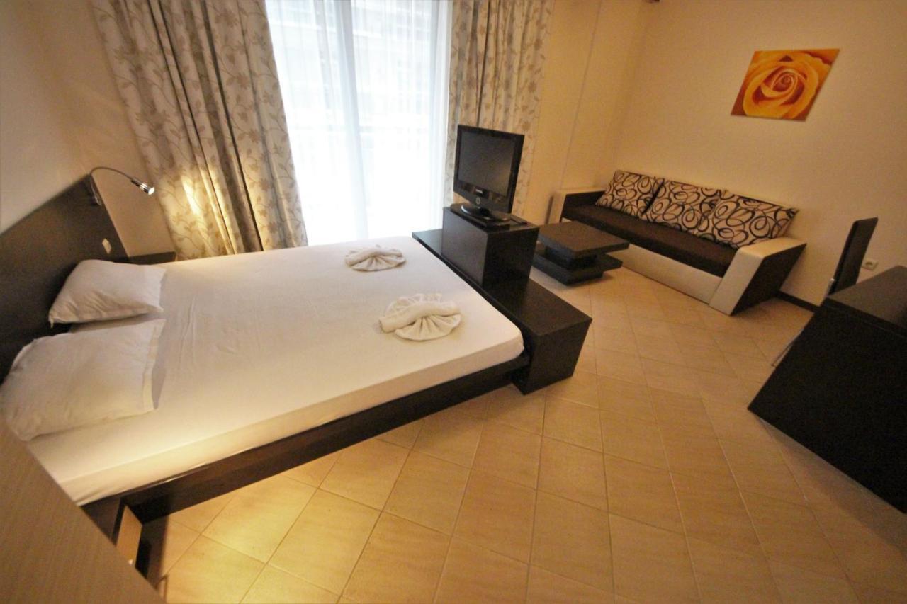 Menada Tarsis Apartments Sunny Beach Room photo