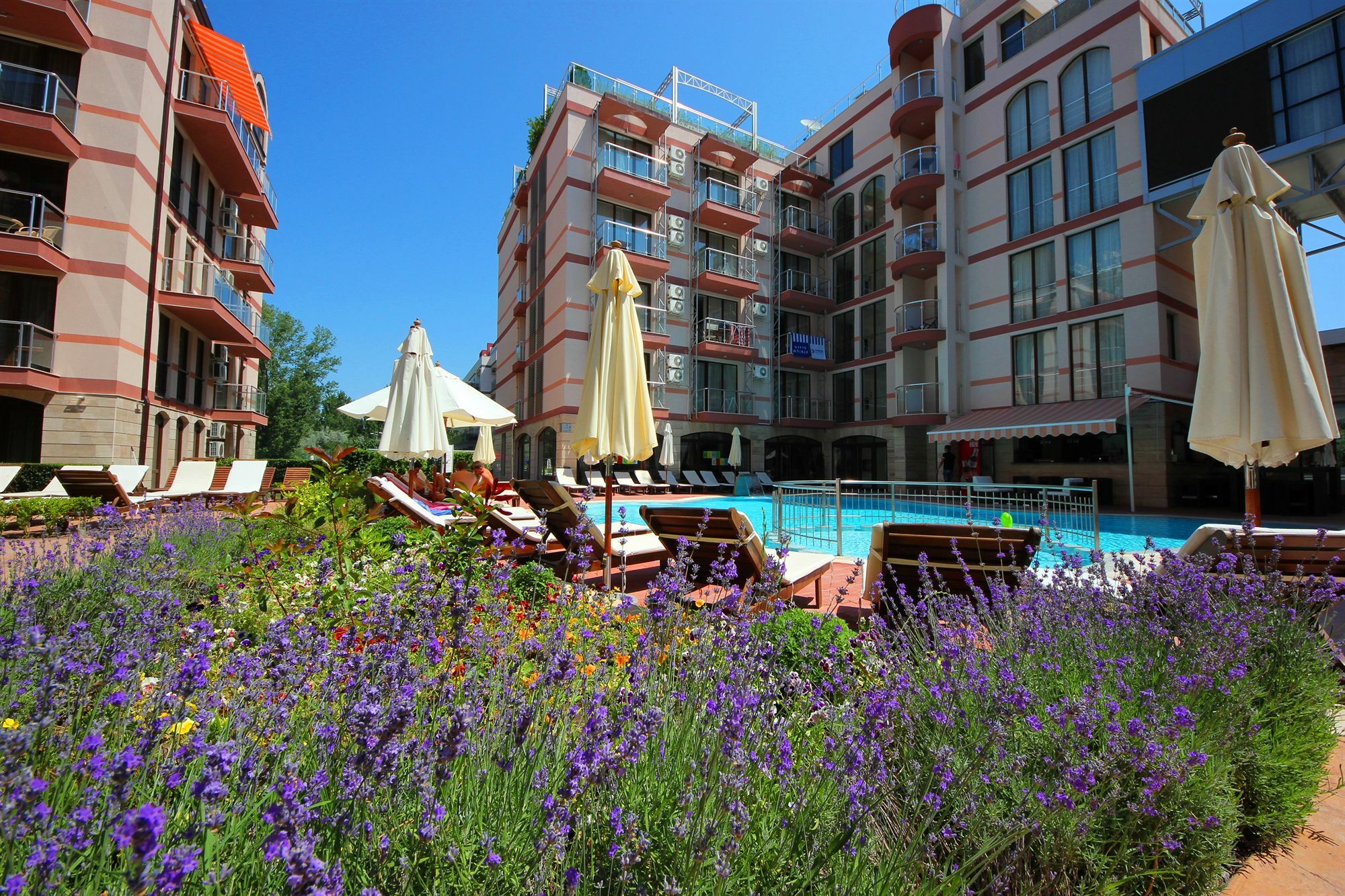 Menada Tarsis Apartments Sunny Beach Exterior photo