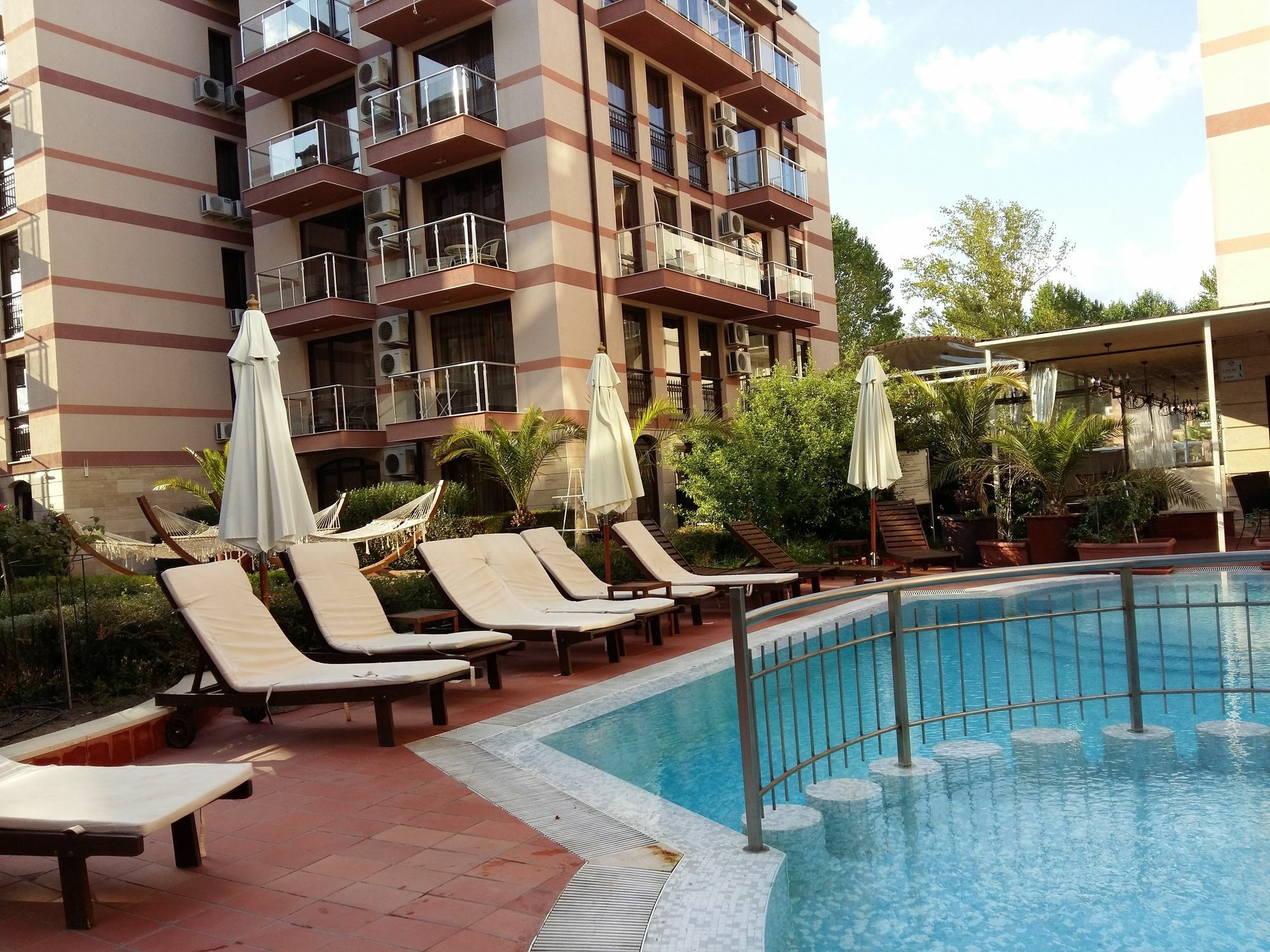 Menada Tarsis Apartments Sunny Beach Exterior photo